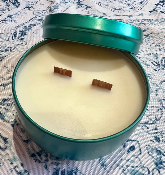 Norway Awaits Luxury Soy Wood Wick Candle: mint + foliage