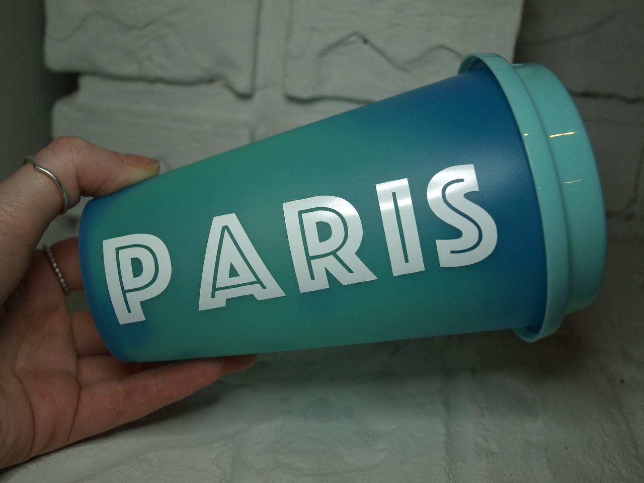 Ultimate 4-Pack of Cozy Cups Awaits: Personalized Colour Changing Hot Tumblers