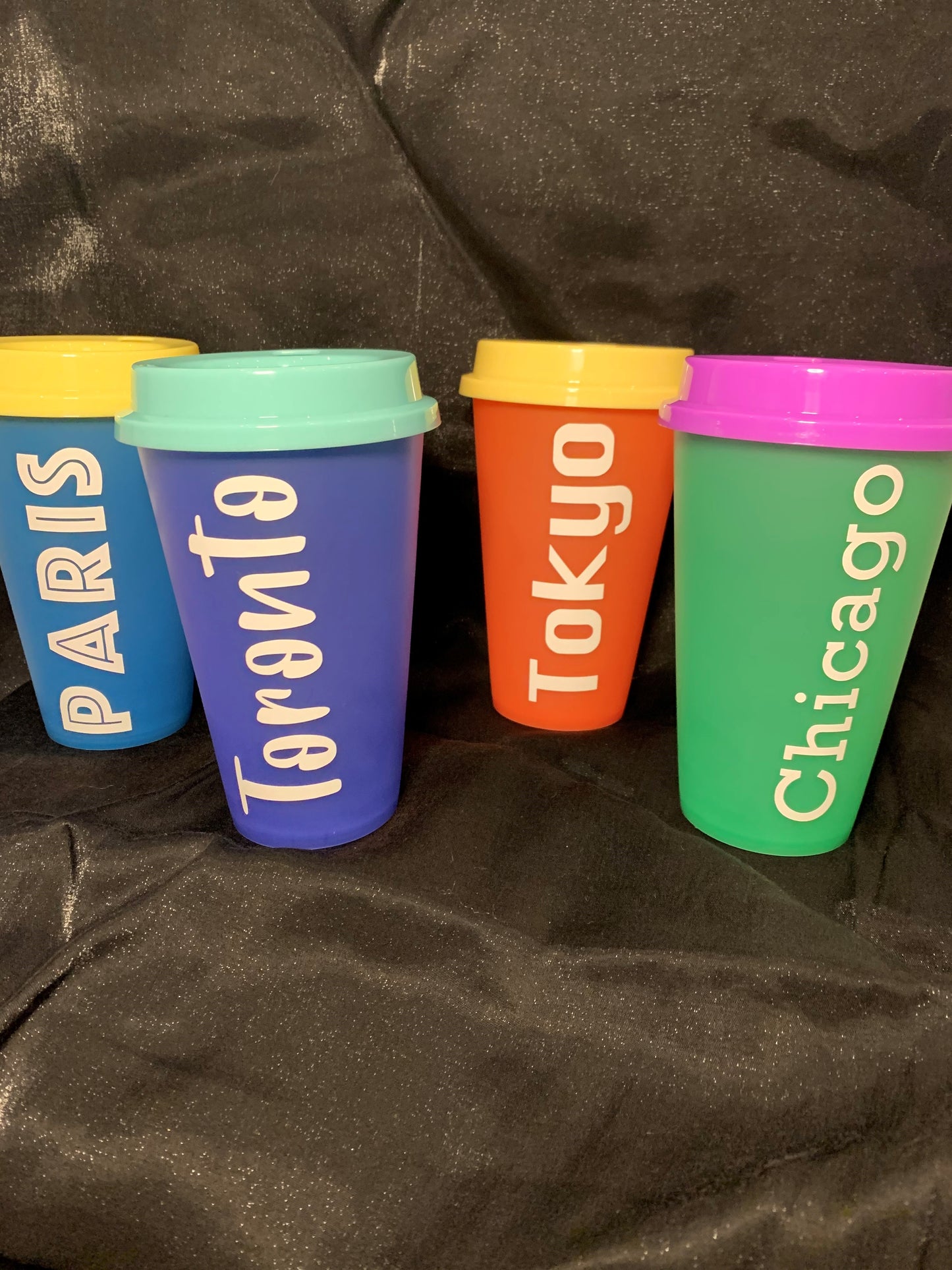 Ultimate 4-Pack of Cozy Cups Awaits: Personalized Colour Changing Hot Tumblers