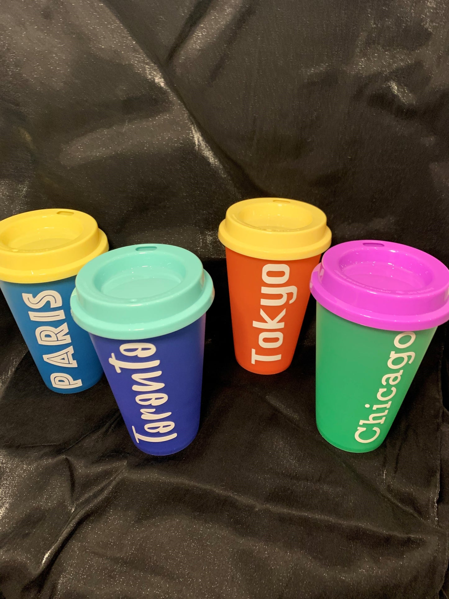 Ultimate 4-Pack of Cozy Cups Awaits: Personalized Colour Changing Hot Tumblers