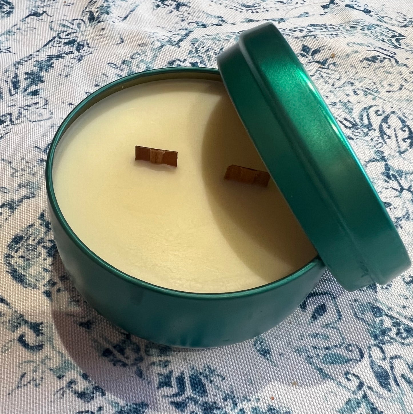 Monte Carlo Awaits Luxury Soy Wood Wick Candle: raspberry + champagne